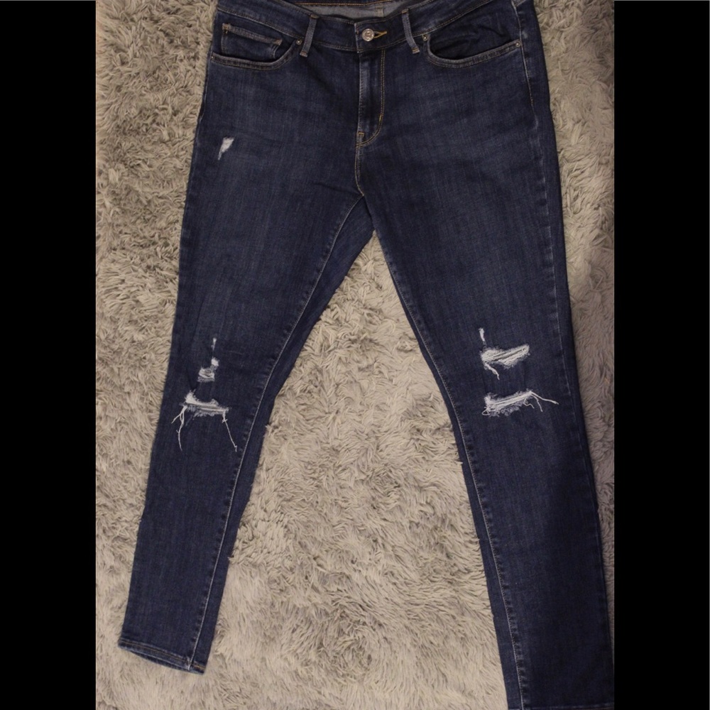 LEVI SKINNY JEAN